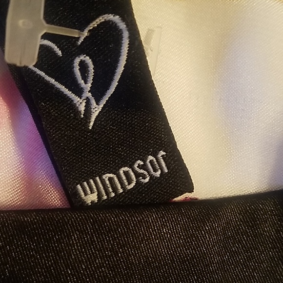 Silky Tropical Blouse - Picture 3 of 6